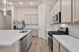 2411 Honeyberry Shrub Dr, Manvel, TX 77578 - Photo 5