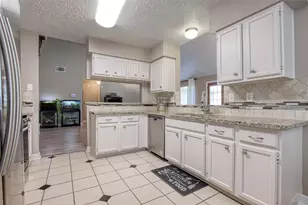 15818 Beechnut St, Houston, TX 77083 - Photo 11