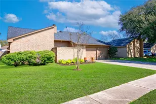 15818 Beechnut St, Houston, TX 77083 - Photo 3