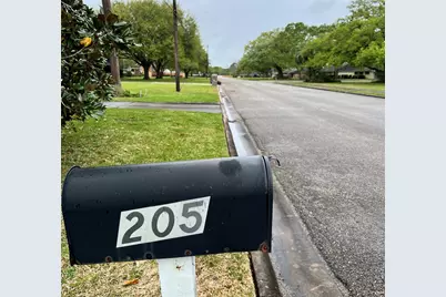 205 Hillcrest Drive, Alvin, TX 77511 - Photo 43