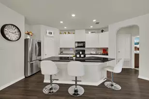 4555 Legend Trail, New Braunfels, TX 78130 - Photo 9