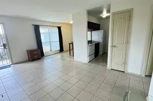 10802 Kingspoint Rd, Houston, TX 77075 - Photo 9