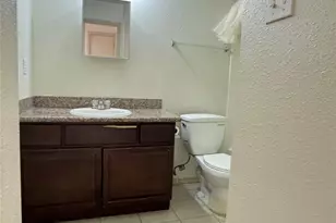 10802 Kingspoint Rd, Houston, TX 77075 - Photo 13