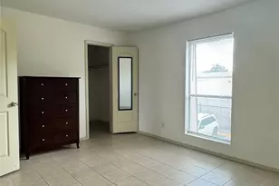 10802 Kingspoint Rd, Houston, TX 77075 - Photo 15