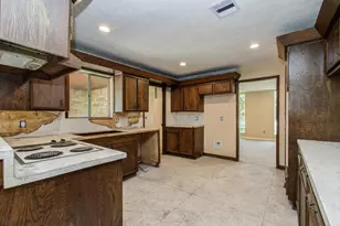 1002 Warwick St, Eagle Lake, TX 77434 - Photo 11