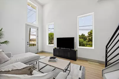 2961 Delafield Street, Houston, TX 77023 - Photo 3