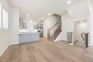 3075 Hicks St, Houston, TX 77007 - Photo 9