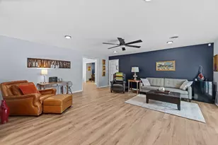 5711 Cerritos Dr, Houston, TX 77035 - Photo 7