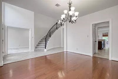 5914 Ravens Mill Court, Sugar Land, TX 77479 - Photo 5