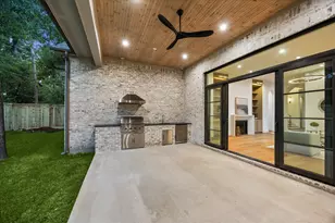 7719 Bryonwood Dr, Houston, TX 77055 - Photo 37