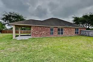 2918 Meridian Bay Ln, League City, TX 77539 - Photo 19