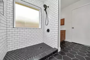 17011 Dusty Mill Dr W, Sugar Land, TX 77498 - Photo 21