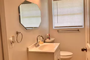 5711 FM 2004, Hitchcock, TX 77563 - Photo 11