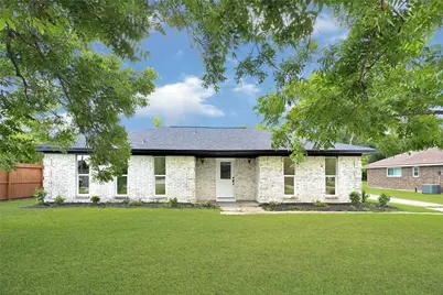 7114 Fox Run Drive, Angleton, TX 77515 - Photo 3