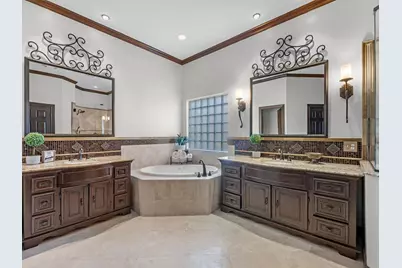 14211 Norhill Pointe Drive, Houston, TX 77044 - Photo 29