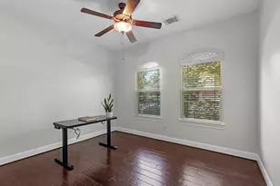 14211 Norhill Pointe Dr, Houston, TX 77044 - Photo 33