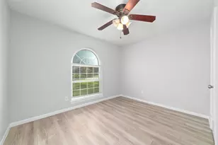 12207 Plumpoint Dr, Houston, TX 77099 - Photo 13