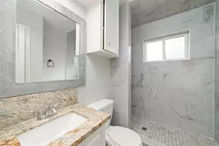 12207 Plumpoint Dr, Houston, TX 77099 - Photo 15
