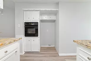 12207 Plumpoint Dr, Houston, TX 77099 - Photo 9