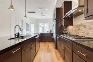 5429 Hidalgo St, Houston, TX 77056 - Photo 9