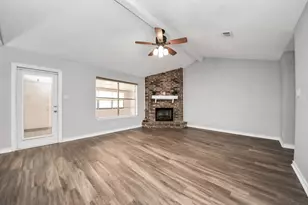 9915 Forest Hollow Dr, Baytown, TX 77521 - Photo 7