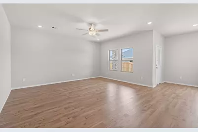 2514 N Heritage Drive, Dayton, TX 77535 - Photo 9