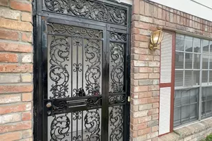 6518 S Briar Bayou Dr, Houston, TX 77072 - Photo 5