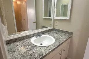 6518 S Briar Bayou Dr, Houston, TX 77072 - Photo 23