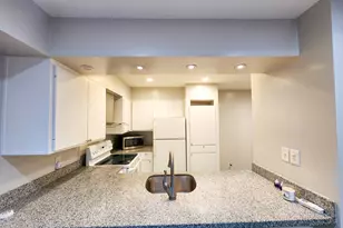 2575 Marilee Ln, Houston, TX 77057 - Photo 7