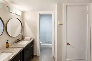 2575 Marilee Ln, Houston, TX 77057 - Photo 9