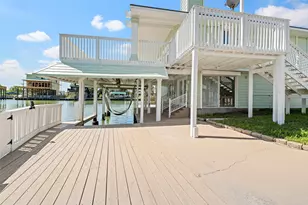 1303 Coral Way, Tiki Island, TX 77554 - Photo 5