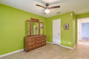 12054 Plumpoint Dr, Houston, TX 77099 - Photo 17