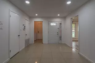 12054 Plumpoint Dr, Houston, TX 77099 - Photo 5