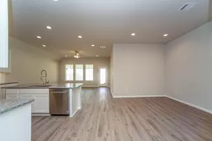 439 Stonebrook Ln, Conroe, TX 77304 - Photo 7