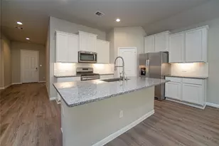 439 Stonebrook Ln, Conroe, TX 77304 - Photo 5