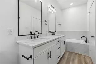 812 Elkhart St, Houston, TX 77091 - Photo 23