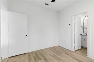 812 Elkhart St, Houston, TX 77091 - Photo 11