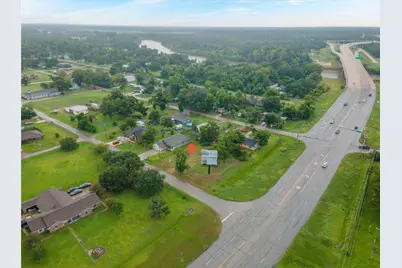 411 E Travis Street, Brazoria, TX 77422 - Photo 11