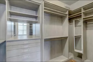 1040 W 26th St, Houston, TX 77008 - Photo 7