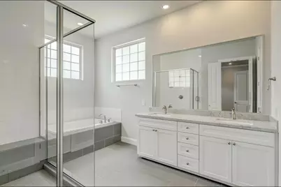 1040 W 26th Street #B, Houston, TX 77008 - Photo 9