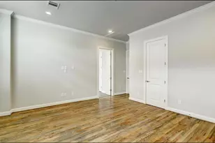 1040 W 26th St, Houston, TX 77008 - Photo 17