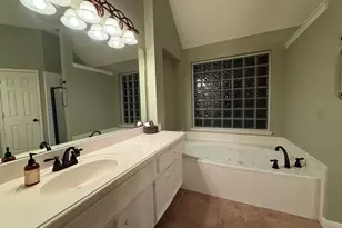 15814 Maplewick Dr, Tomball, TX 77377 - Photo 5