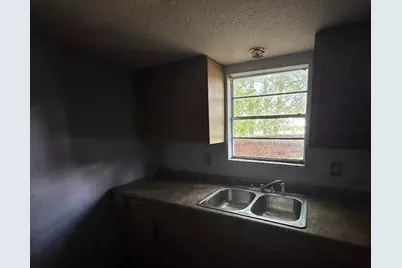 1025 E Young Street, Longview, TX 75602 - Photo 3