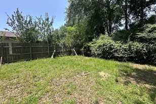 1025 E Young St, Longview, TX 75602 - Photo 7