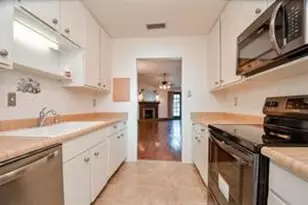 9707 Richmond Ave, Houston, TX 77042 - Photo 7