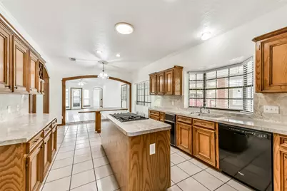 8022 17th Green Drive, Humble, TX 77346 - Photo 7