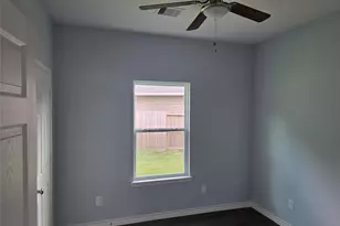 219 Dipping Strm St, Houston, TX 77076 - Photo 5