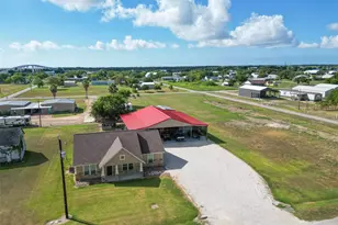 953 Austin St, Matagorda, TX 77457 - Photo 3