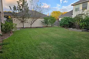 11015 Sporting Hill Ln, Sugar Land, TX 77498 - Photo 5