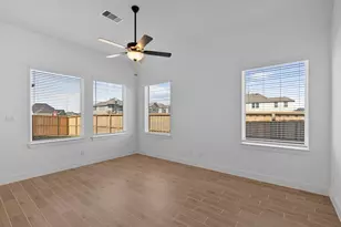 12019 Canal View Blvd, Mont Belvieu, TX 77580 - Photo 9